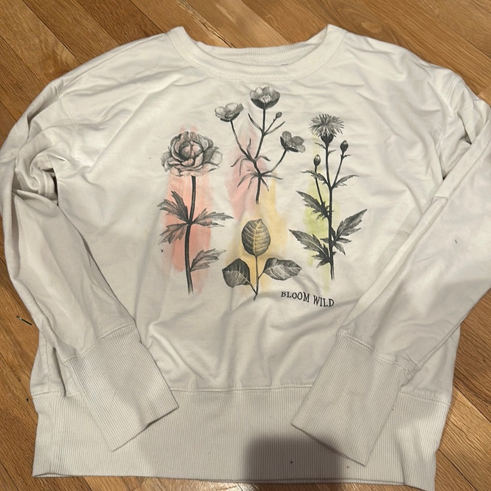 Women’s white crew neck